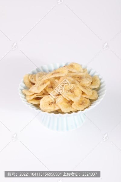 高清香蕉脆片香甜香蕉干白底