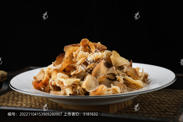 竹耳菌炒肉