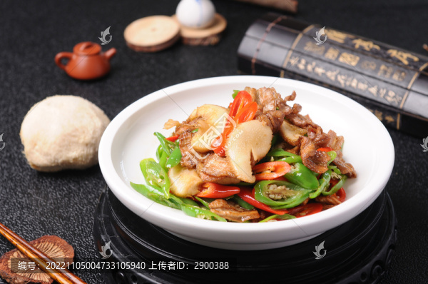 杭椒肉片炒猴頭菇