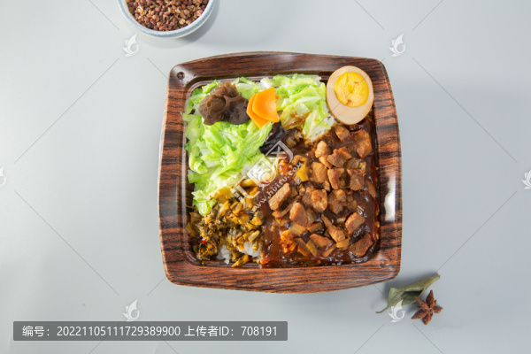 鹵肉飯