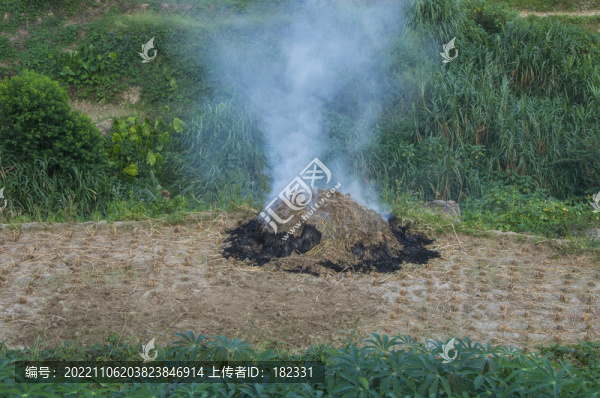 鄉(xiāng)村燒糞堆肥