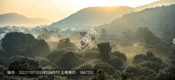 蘇州樹(shù)山晨霧