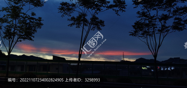 余輝
