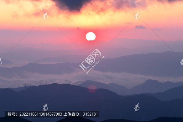 山頂日出
