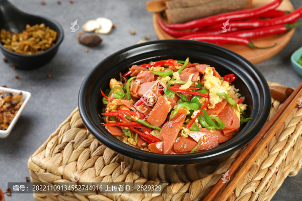 火腿腸炒肉