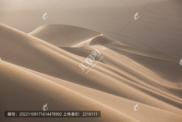 沙漠日落曲線風光