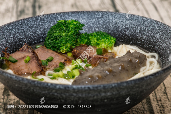 海參牛肉面