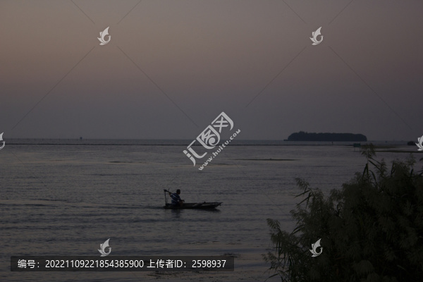 黎明的打漁人
