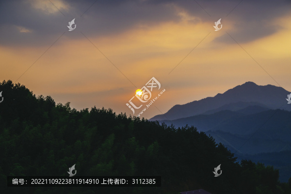 長沙瀏陽的湖洋梯田的日出