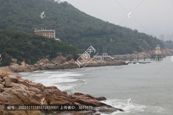 海邊礁石