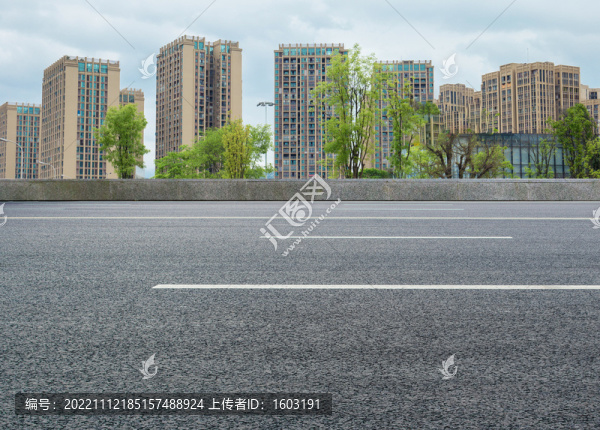 城市中的瀝青道路
