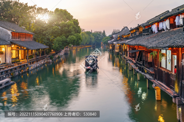 古鎮(zhèn)夜色