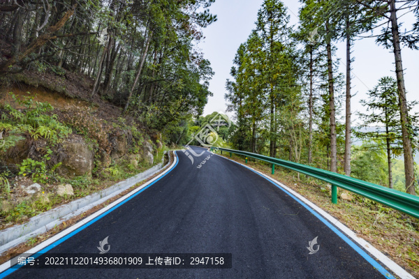 江西婺源江嶺景區(qū)上山的道路