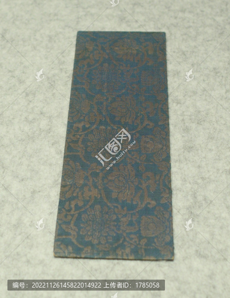 藍底纏枝花卉紋經(jīng)面
