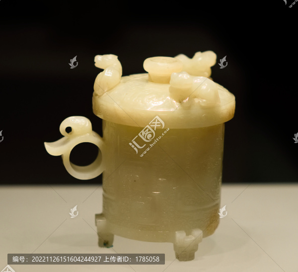 青白玉夔鳳紋子剛款樽