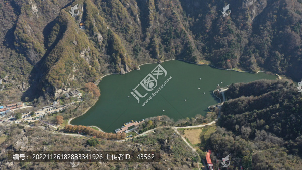 航拍秦嶺翠華山天池