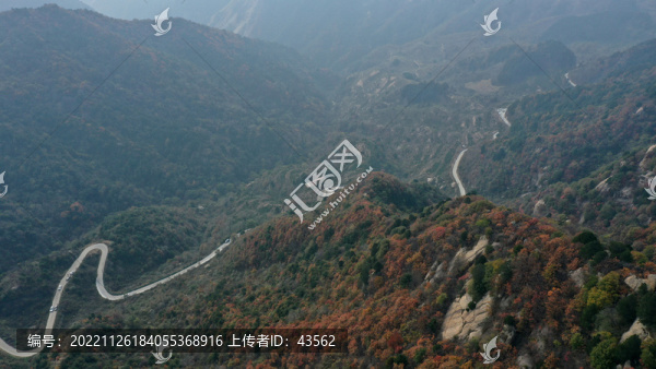 航拍秦嶺山脈秋景秦楚古道