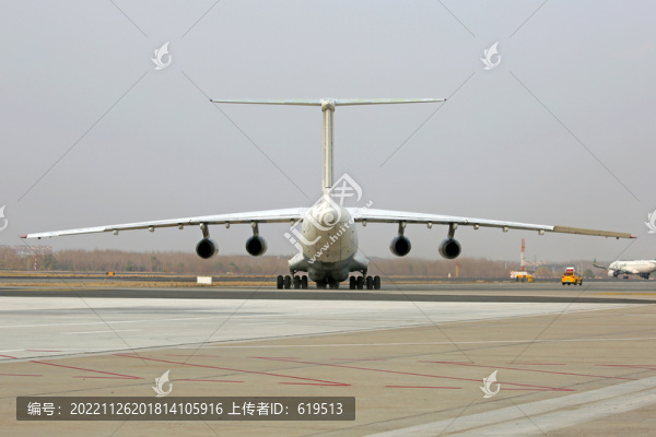 伊爾76大型運(yùn)輸機(jī)后視圖