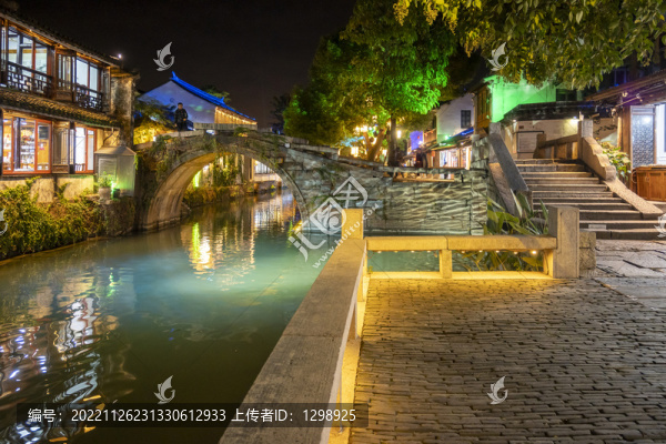 周莊古鎮(zhèn)雙橋夜景