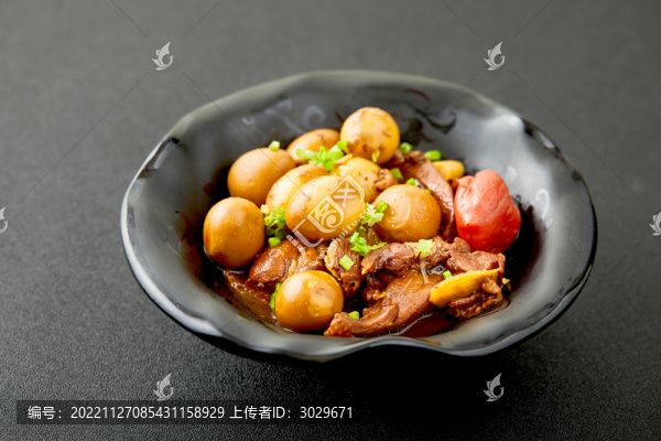 雞肉煮鵪鶉蛋