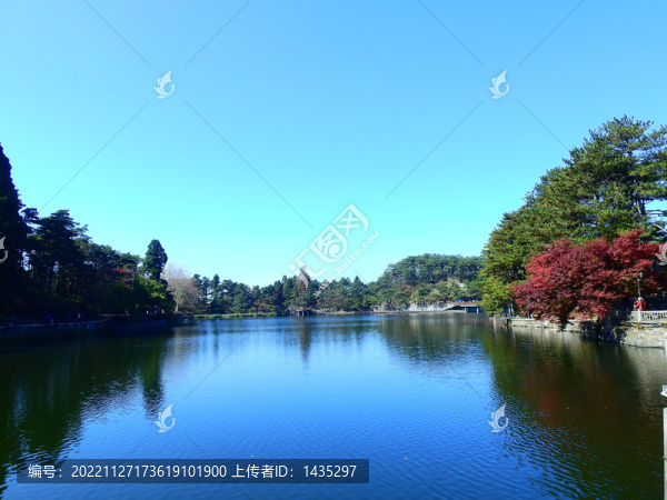 廬山如琴湖秋景