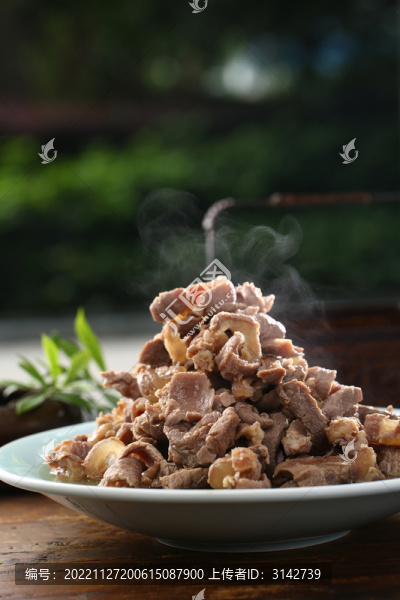 魚露牛背筋