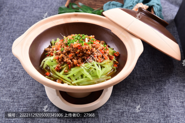 生焗萵筍