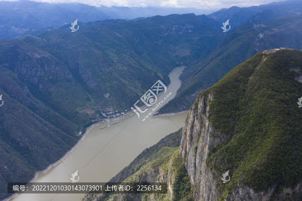 三峽之巔