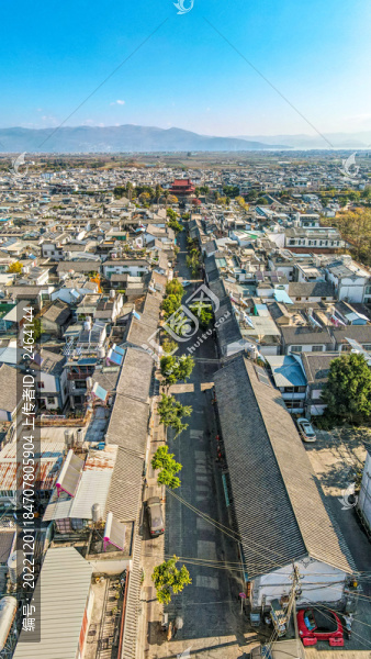 豎屏航拍大理古城區(qū)建筑交通