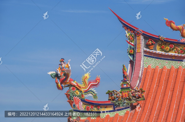 閩南建筑鳳凰貼瓷裝飾燕尾脊