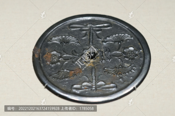 蜻蜓紋銅鏡