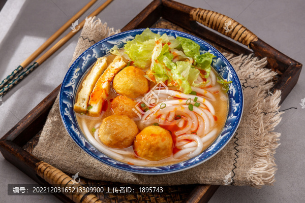 墨魚丸土豆粉