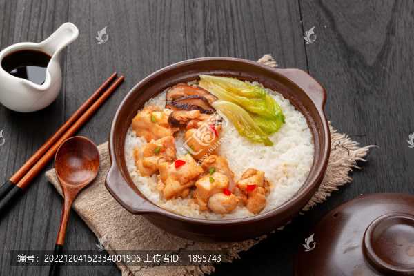 雞肉煲仔飯
