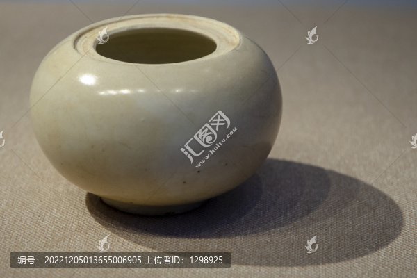 五代白釉瓷罐