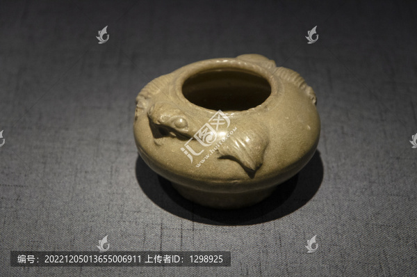 西晉越窯青瓷蛙形水盂