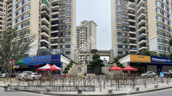 現(xiàn)代小區(qū)入口大門(mén)建設(shè)