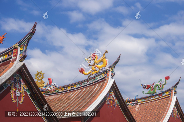 屋頂與龍