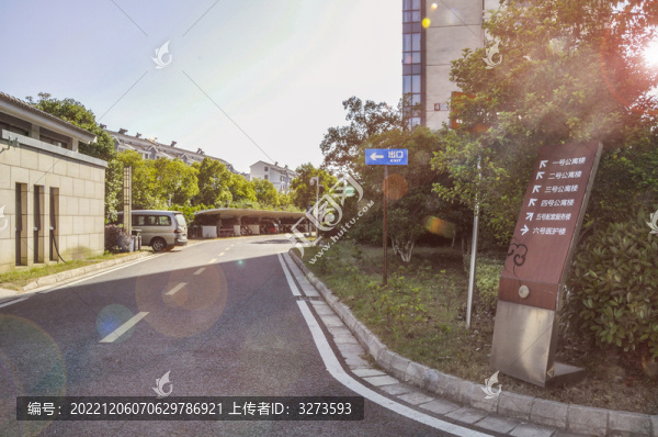 小區(qū)外一角