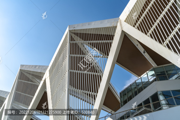 金融區(qū)廣場現(xiàn)代建筑外立面