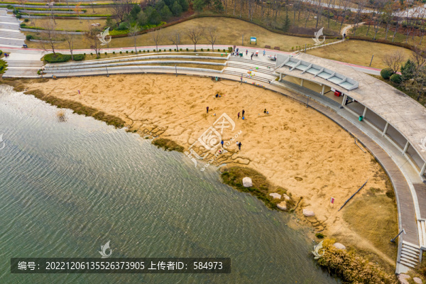 航拍鄭州龍子湖公園人工沙灘