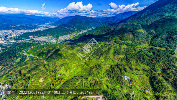 云峰山景區(qū)航拍后山馬耳山