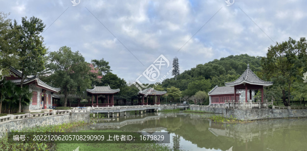 公園中式水榭長廊