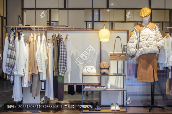 時尚女裝冬裝專賣店陳列設(shè)計
