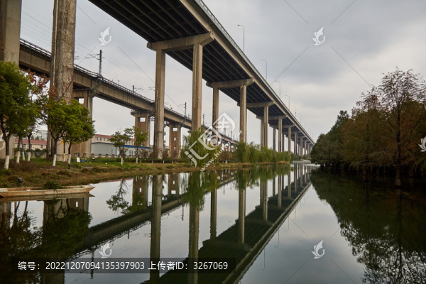蕪湖市江東水生態(tài)公園長江大橋