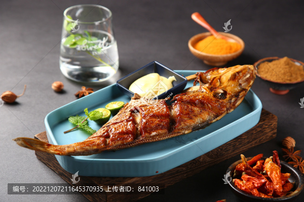 炭燒剝皮魚(yú)