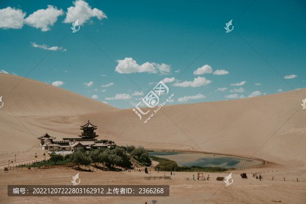 嗚沙山月牙泉