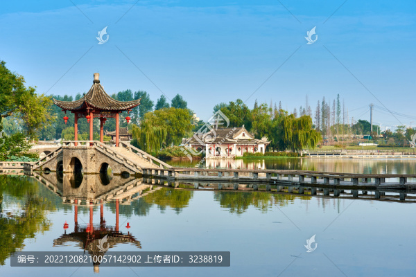 夏日清晨美麗的勺湖公園
