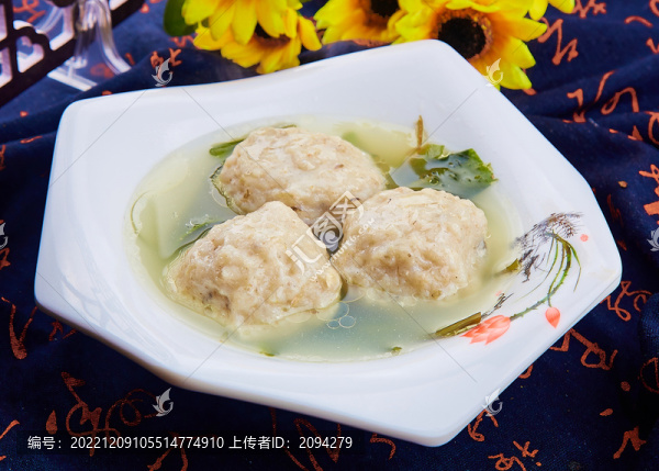 上湯白灼鯪魚球