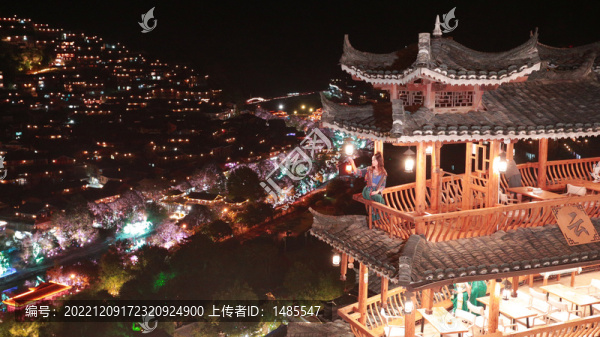苗寨人像夜景