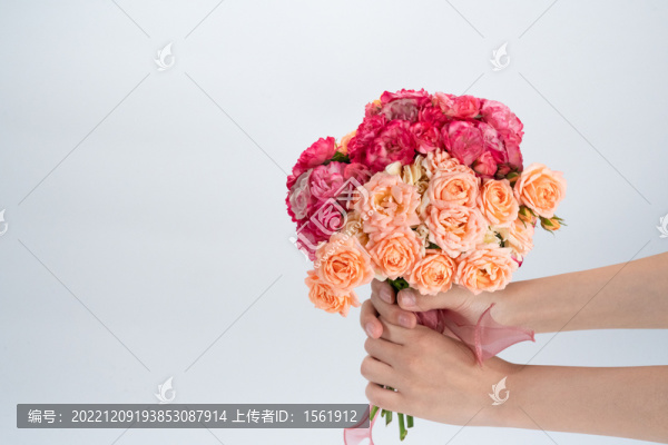 手捧花花球薔薇花